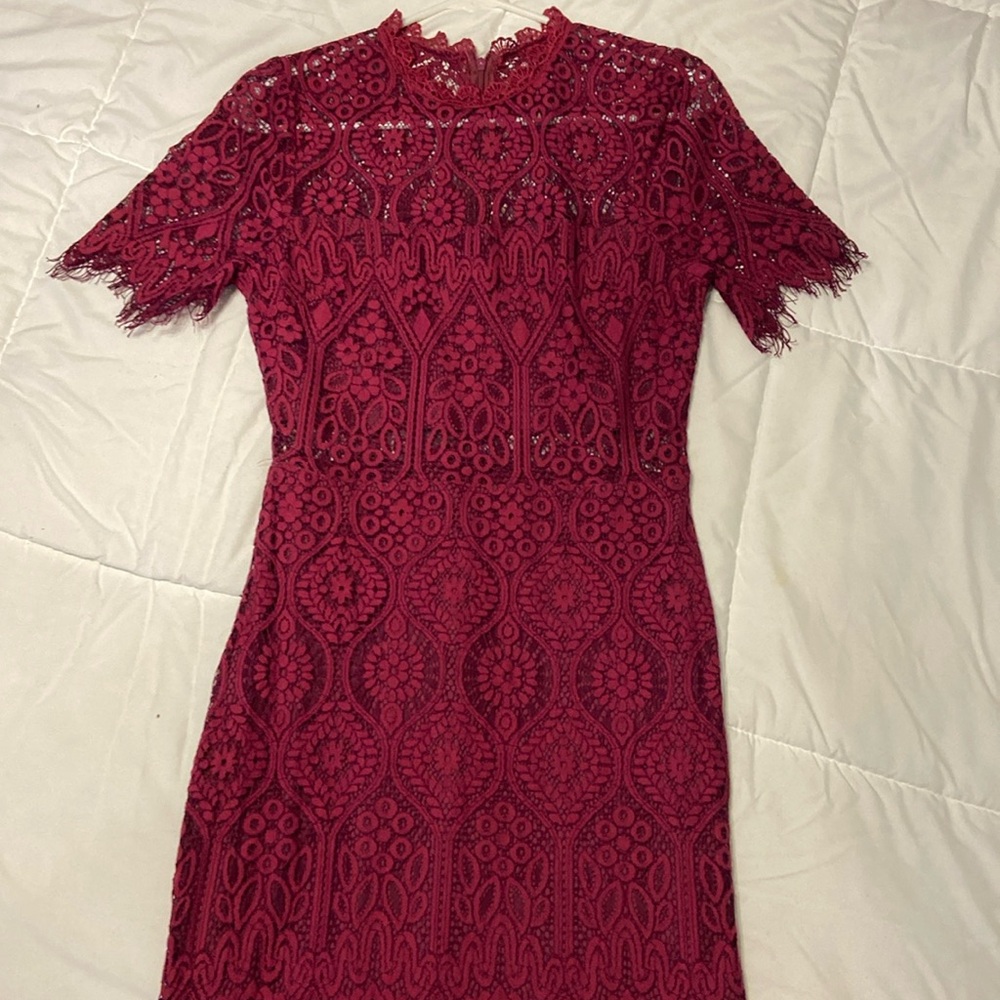 Lulus Midi lace dress with liner
